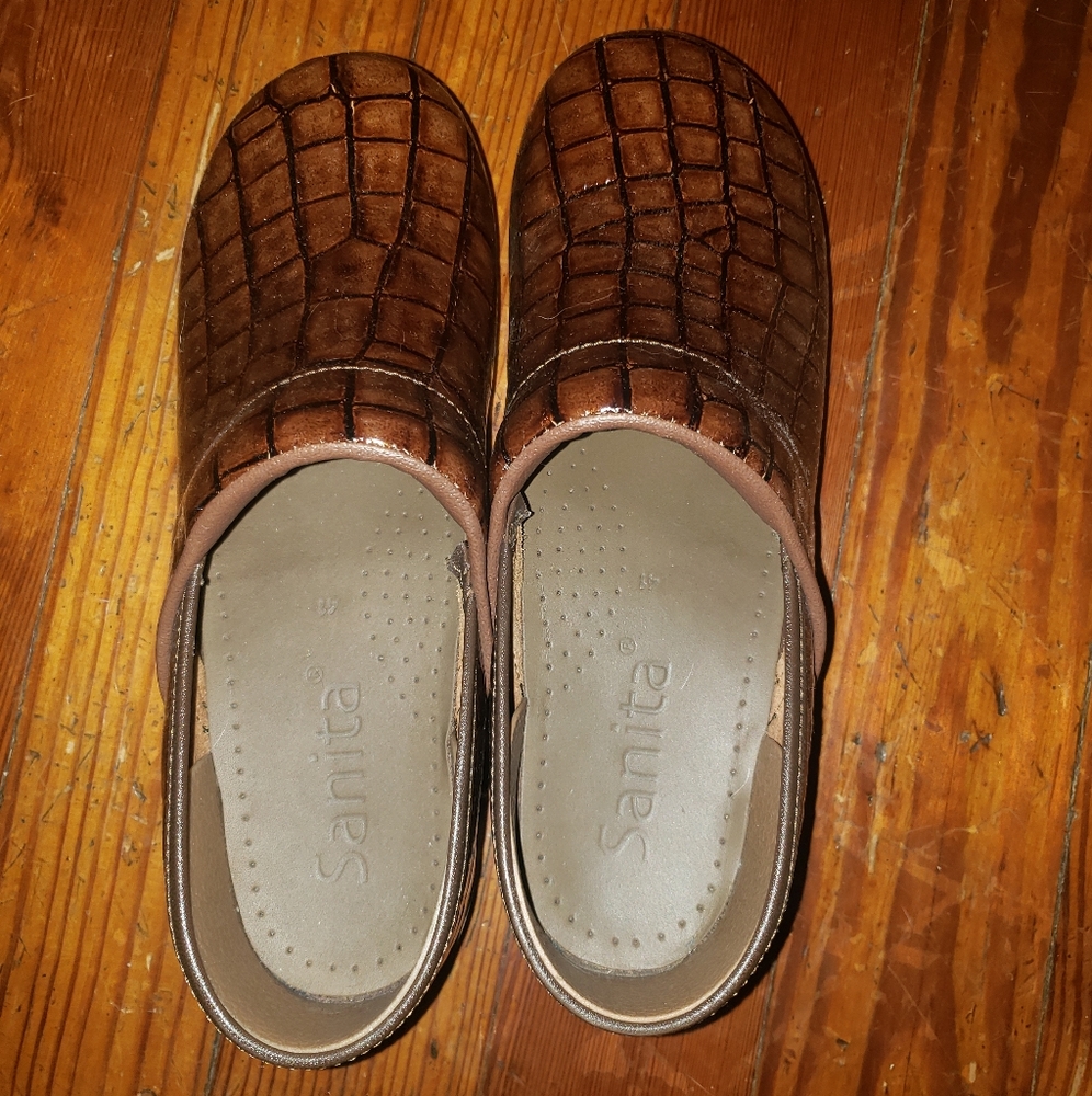 Sanita Prof Bridget Clogs